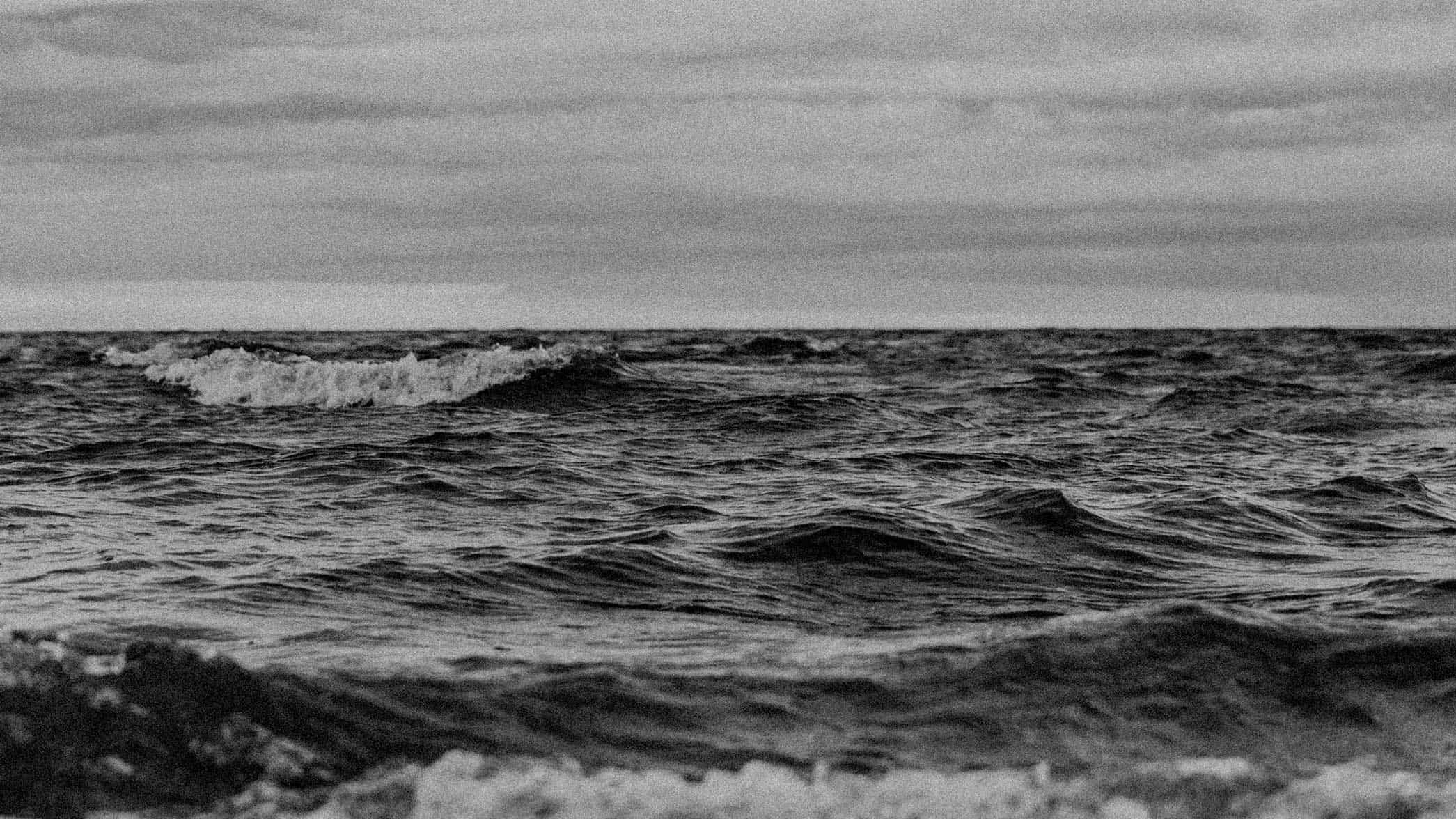 Beautiful and magnificent sea waves by Akhtar Makwana